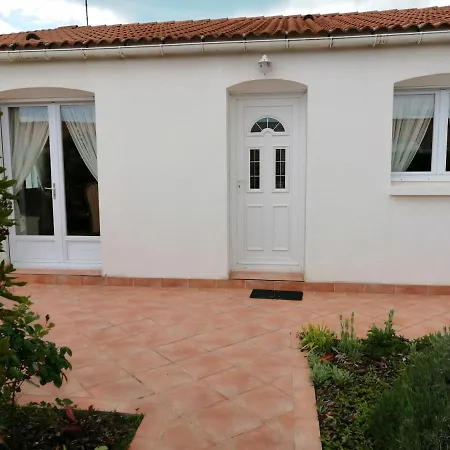 Feriehus Maison Dans Quartier Tranquille 3 Km De La Mer *